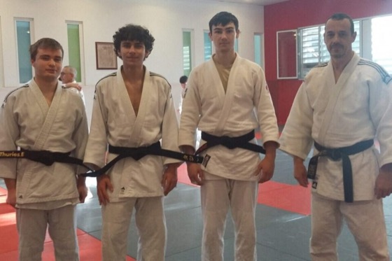 Julien Nalbo, Alexandre Tazi et Enzo Thuries avec Christophe Peilho